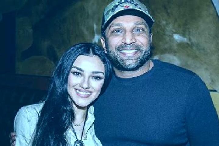 4 Egypt Scarabs: Hold and Win slot
