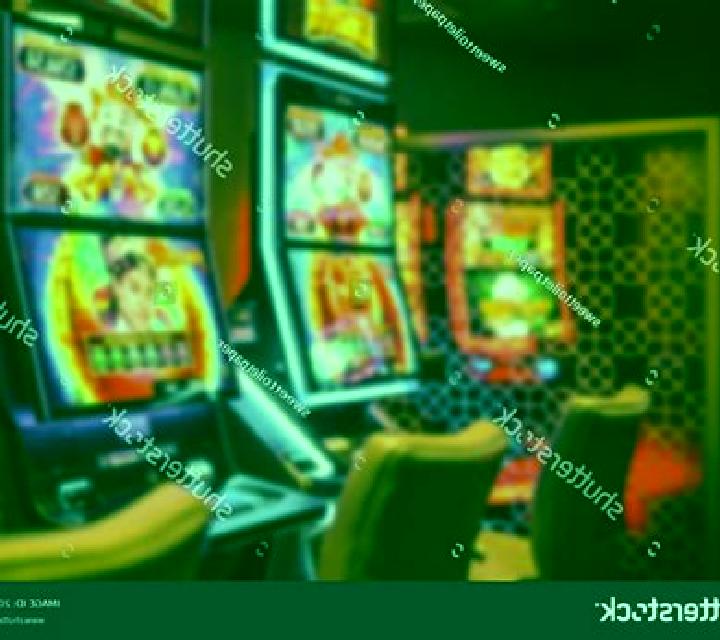 Duel slot machine