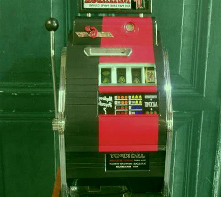 Elvis Frog Claw online slot