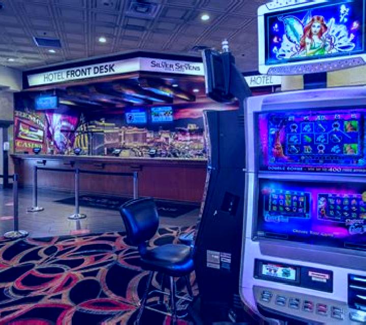 Ruby Prizes slot game